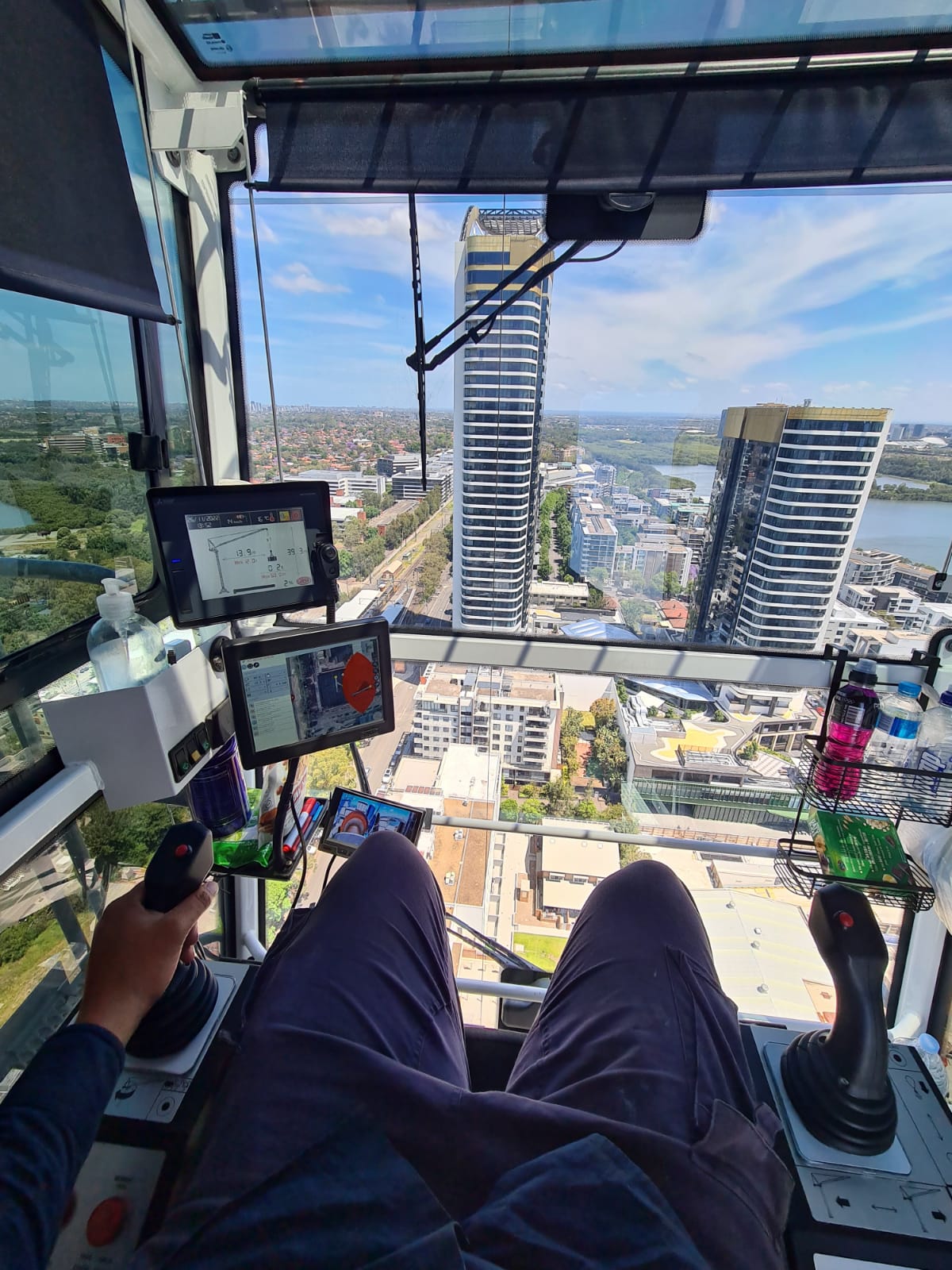 f851cf87-006b-4e9f-826a-41a62bd41094